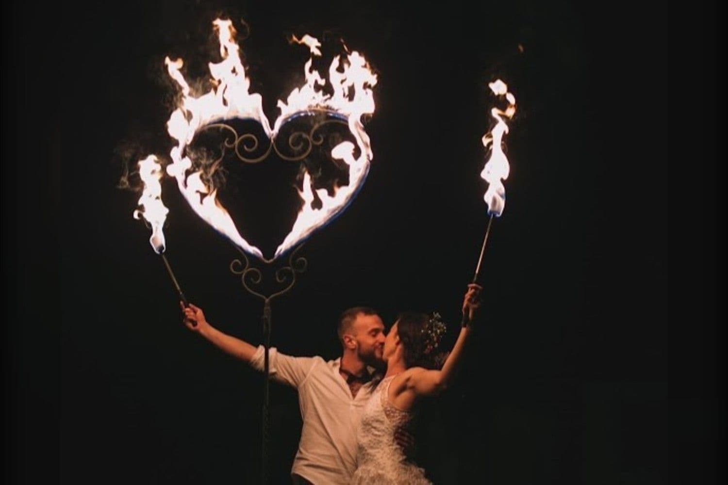 OHŇOVÁ ŠOU „MARRY ME“